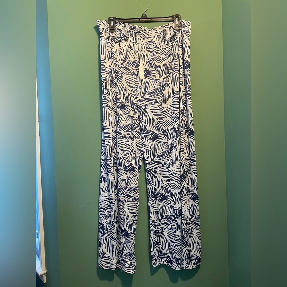 West Loop. Navy and white striped ladies bathing suit cover-up pants. Size XL